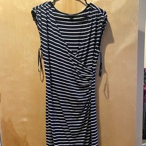 Ann Taylor navy striped dress Medium